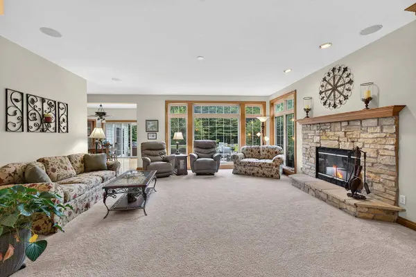W162N7406 Tamarack Trl, Menomonee Falls, WI 53051