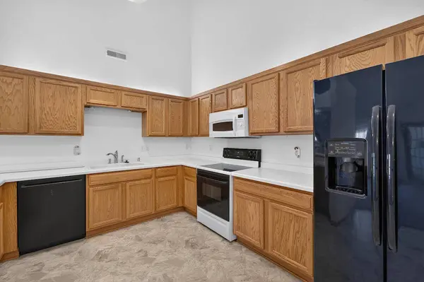9410 W Loomis 2 Rd, Franklin, WI 53132