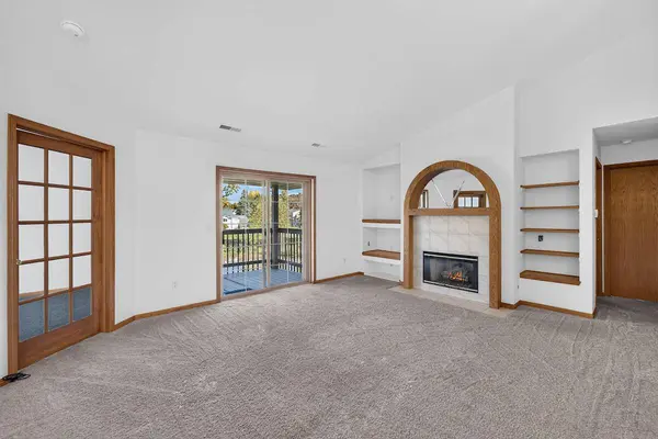 9410 W Loomis 2 Rd, Franklin, WI 53132