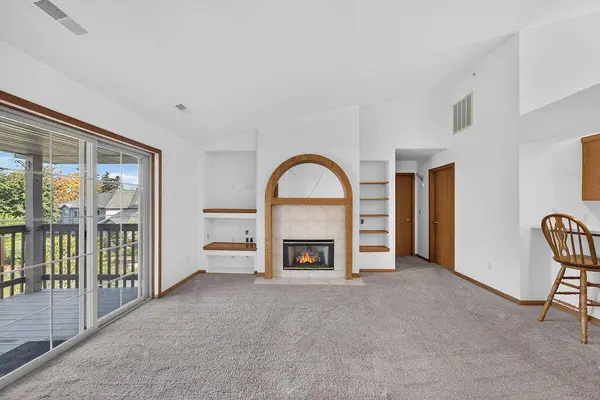 9410 W Loomis 2 Rd, Franklin, WI 53132