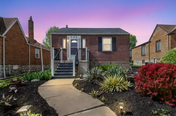 336 Tacoma Dr, St Louis, MO 63125-3349