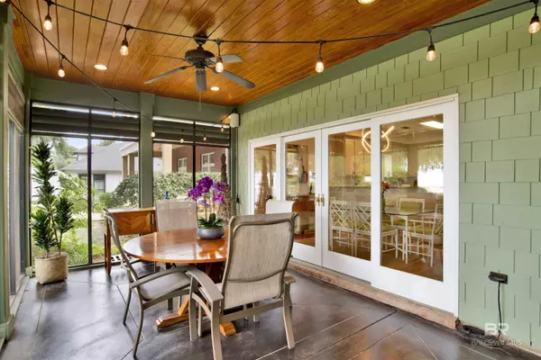 409 S Mobile Street, Fairhope, AL 36532