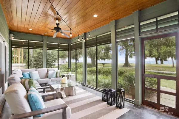 409 S Mobile Street, Fairhope, AL 36532