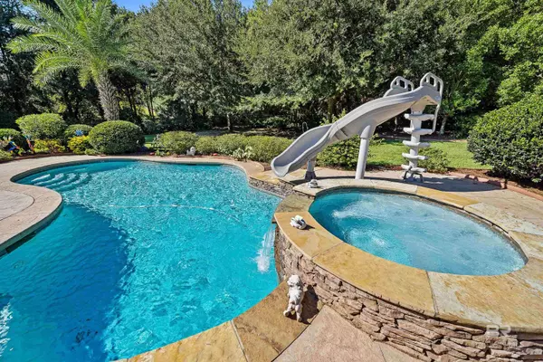 585 Falling Water Boulevard, Fairhope, AL 36532