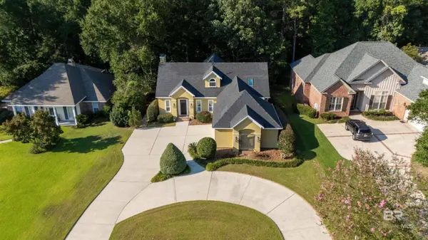 8899 North Court, Daphne, AL 36527