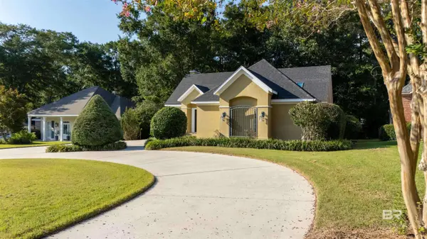8899 North Court, Daphne, AL 36527