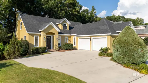 8899 North Court, Daphne, AL 36527