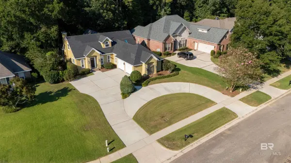 8899 North Court, Daphne, AL 36527