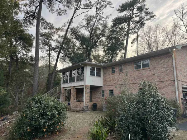 912 Sea Cliff Drive, Fairhope, AL 36532-3835