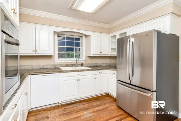 230 Cache Cir, Chickasaw, AL 36611