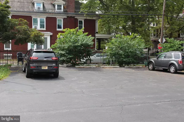 2001 MARKET ST, Harrisburg, PA 17103