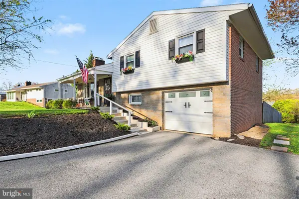 132 LANDIS DR, Lancaster, PA 17602