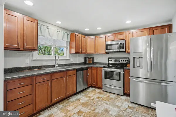 132 LANDIS DR, Lancaster, PA 17602