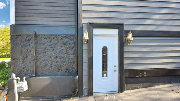 64 Machell Ave, Aurora, ON L4G 2R7