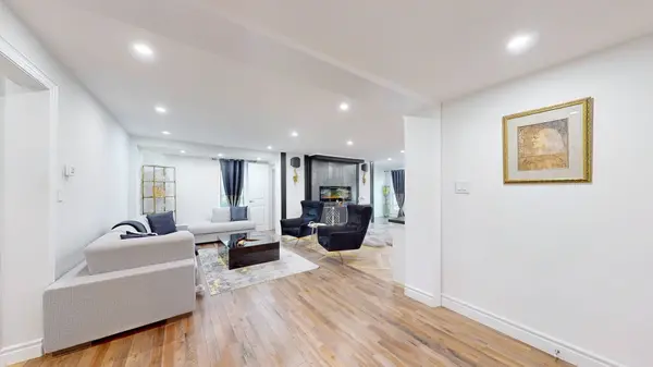 64 Machell Ave, Aurora, ON L4G 2R7
