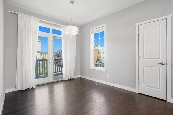 22 Nolan Hill Gate NW, Calgary, AB T3R 0T9