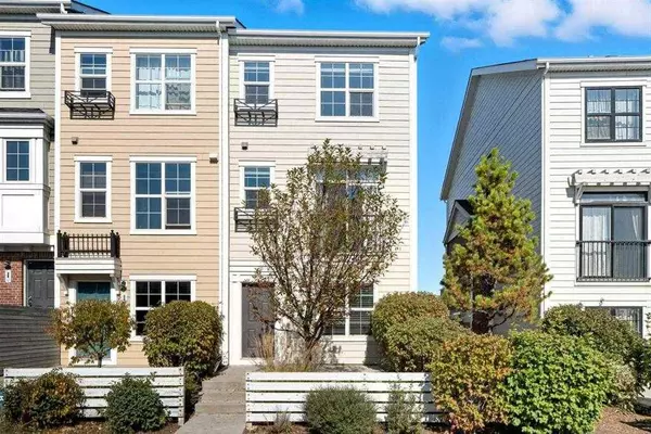 22 Nolan Hill Gate NW, Calgary, AB T3R 0T9