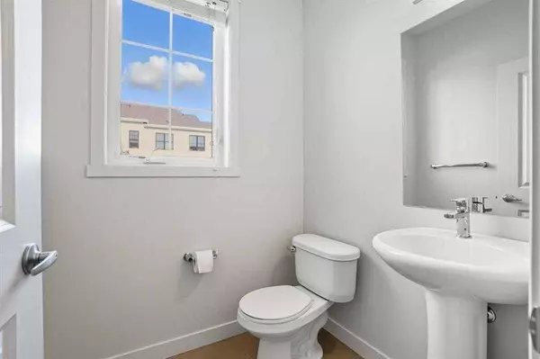 22 Nolan Hill Gate NW, Calgary, AB T3R 0T9