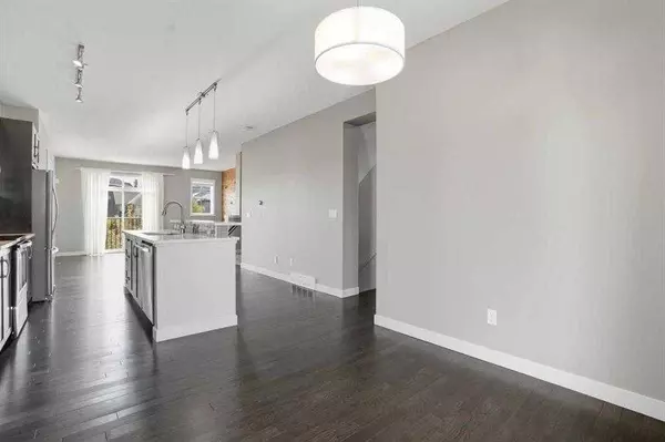 22 Nolan Hill Gate NW, Calgary, AB T3R 0T9