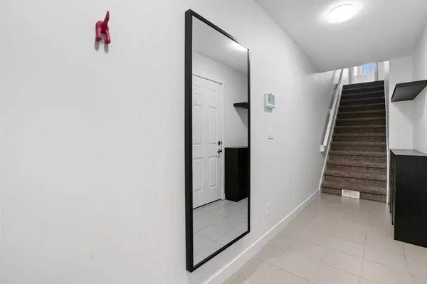 22 Nolan Hill Gate NW, Calgary, AB T3R 0T9