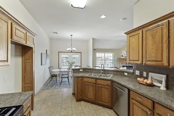 609 SW 164th Ter, Oklahoma City, OK 73170-7712