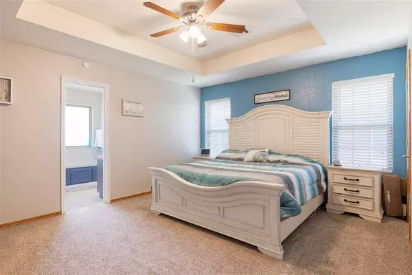 1713 SE 17th ST, Moore, OK 73160