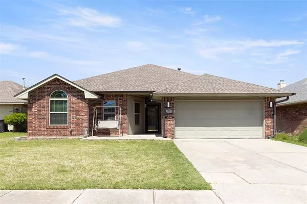 1713 SE 17th ST, Moore, OK 73160