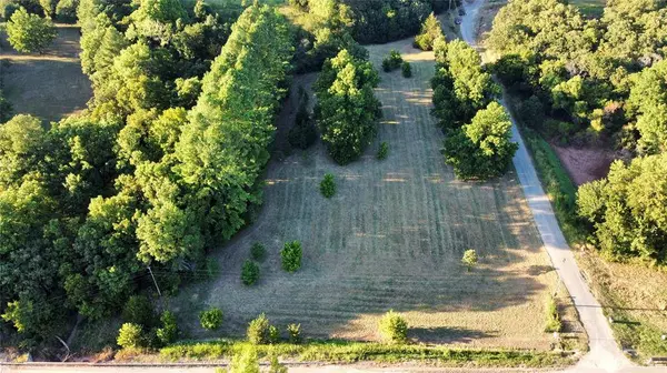 000 S Moccasin Trail RD, Meeker, OK 74855