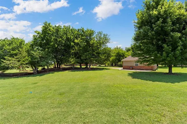 227 Quail Hollow WAY, Choctaw, OK 73020
