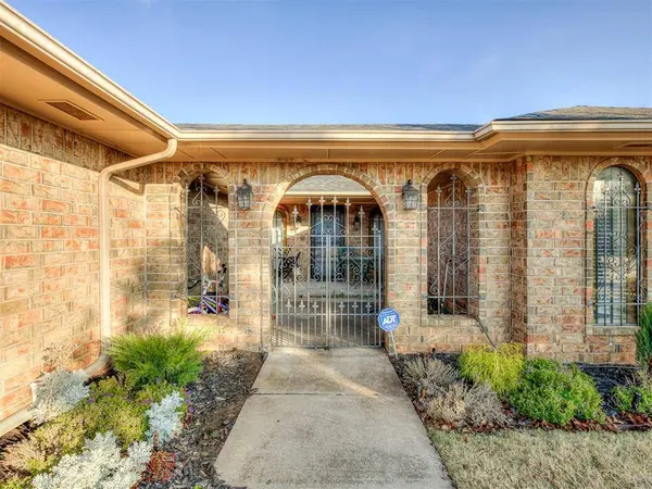 9908 S Youngs LN, Oklahoma City, OK 73159