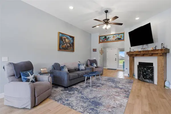 300 Isabella DR, Blanchard, OK 73010