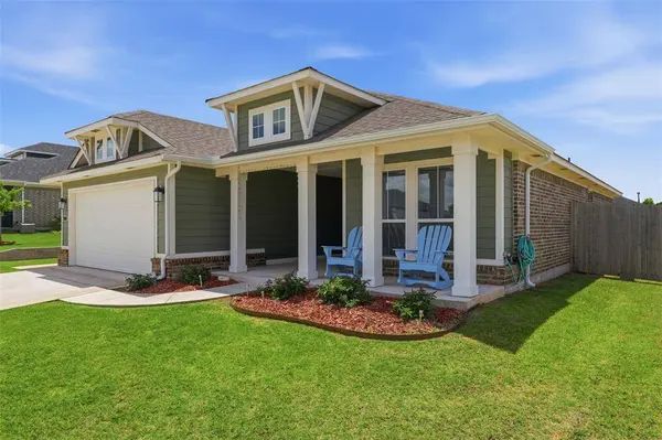 300 Isabella DR, Blanchard, OK 73010