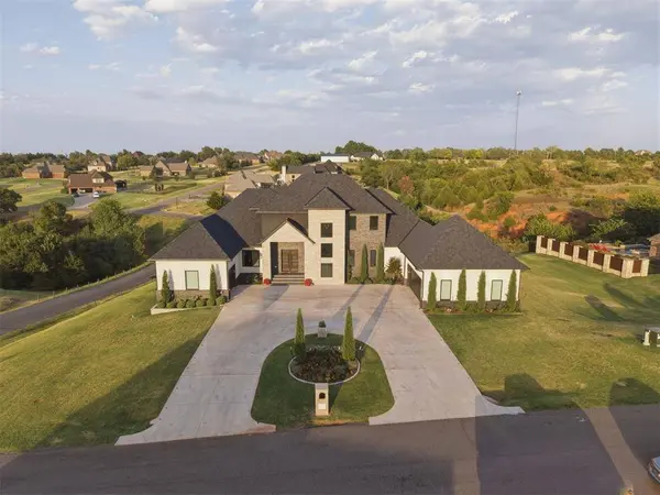 5660 Tina DR
