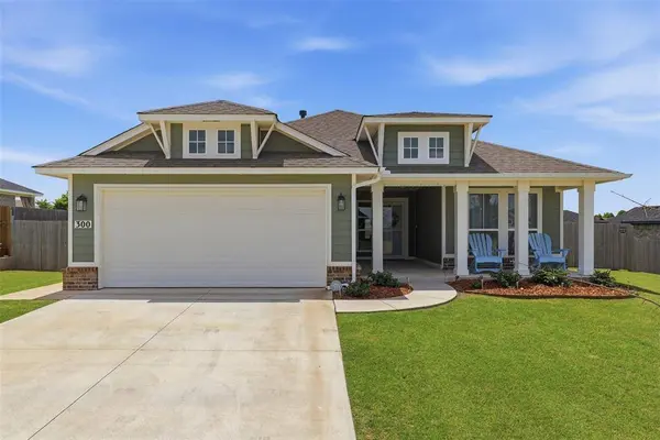 300 Isabella DR