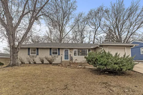 3715 Emilie PL, Robbinsdale, MN 55422