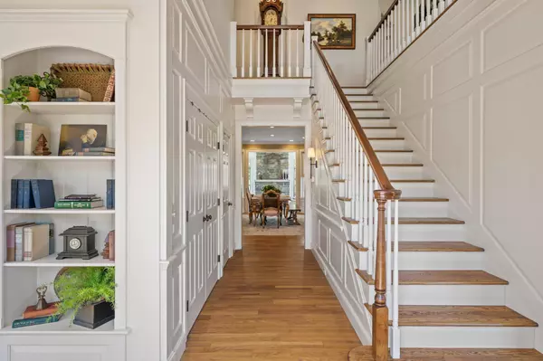 831 Hidden Meadow TRL, Eagan, MN 55123