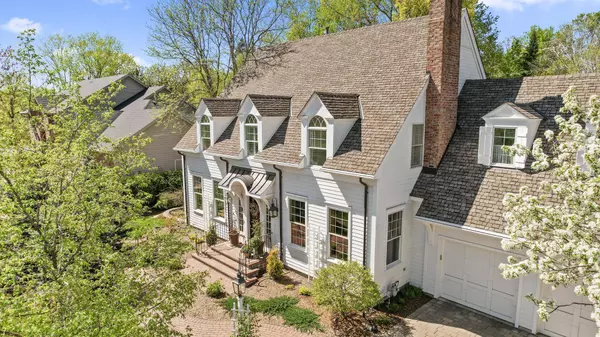 831 Hidden Meadow TRL, Eagan, MN 55123