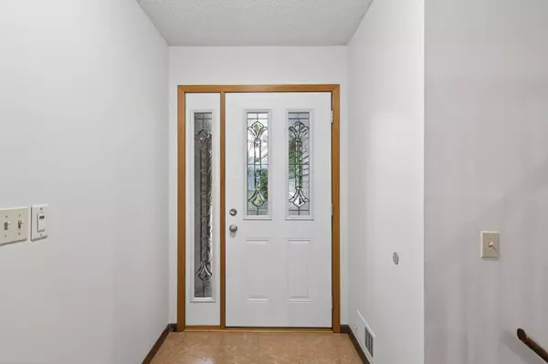 834 Fireside DR, Apple Valley, MN 55124