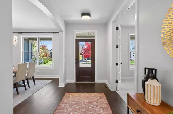 16545 Duluth TRL, Lakeville, MN 55044