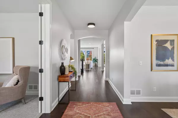 16545 Duluth TRL, Lakeville, MN 55044