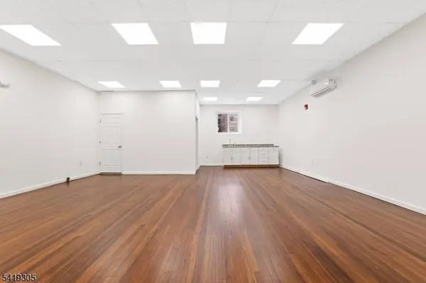 48 Commerce St, Newark City, NJ 07102