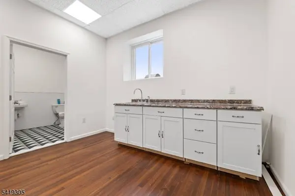 48 Commerce St, Newark City, NJ 07102