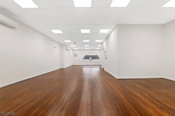 48 Commerce St, Newark City, NJ 07102