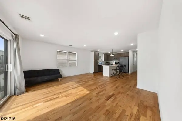 735 Seaport Dr #2, Elizabeth City, NJ 07201