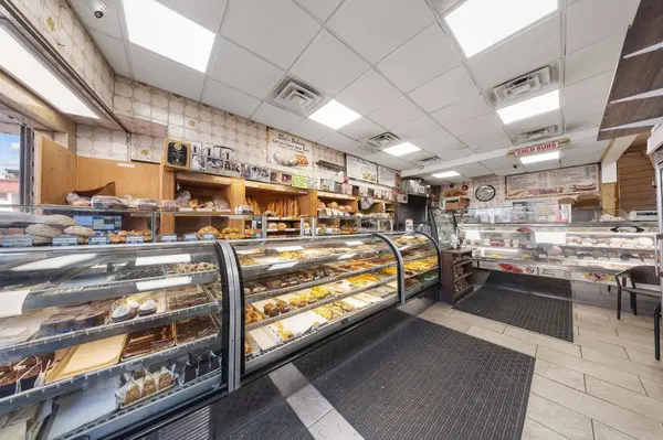 442 WEST SIDE AVE, Jc West Bergen, NJ 07304