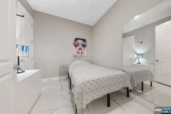 3 Somerset #307, Edgewater, NJ 07020