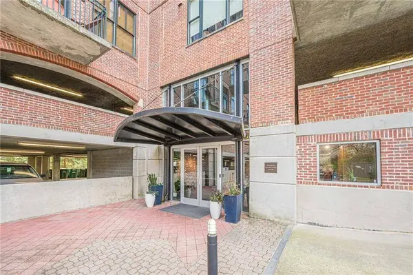 3235 Roswell RD NE #819, Atlanta, GA 30305