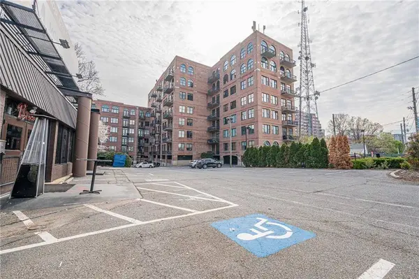 3235 Roswell RD NE #819, Atlanta, GA 30305