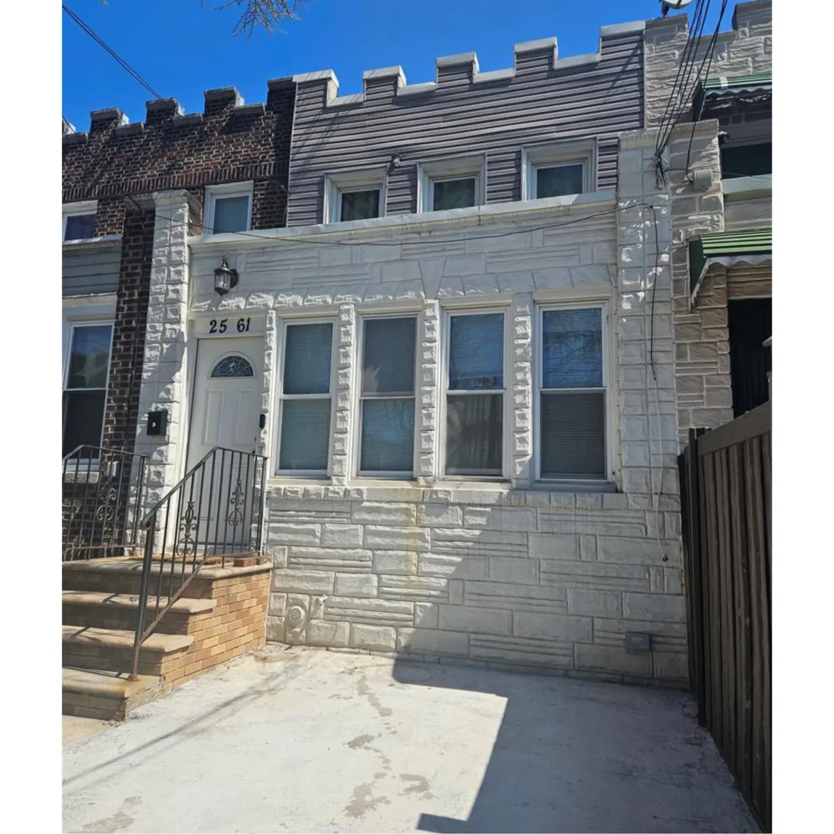 25-61 McIntosh St, New York, NY 11369