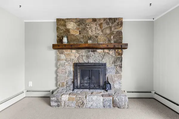 25 Hillside Circle, Brookfield, CT 06804